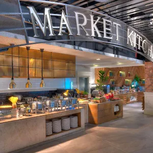 Отель Movenpick & Convention Centre Klia, Сепанг